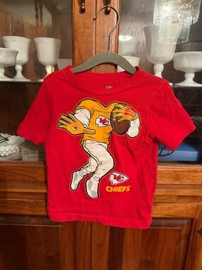 (2) NFL Kansas City Chiefs Graphic Tees 2t